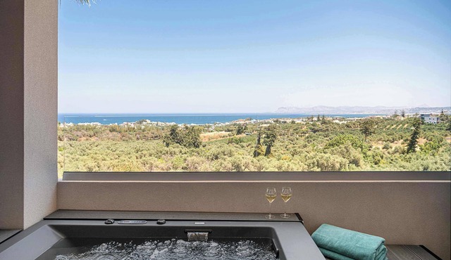 Kymélia Upper Suite With Private Hot Tub & SeaView