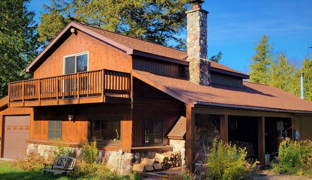 Lake Superior Tri-level: Spacious 4bed/2ba cabin on 8 acres & Finnish sauna