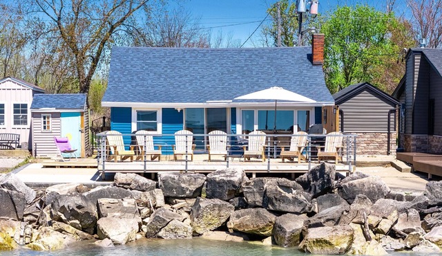 Lakefront + Esacpe + Deck + Wine Country