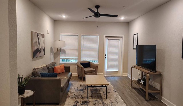Landing | Spectacular 2BD, Pool, Gym