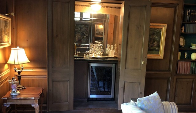 Large 10 Bed Estate in Grosse Pointe