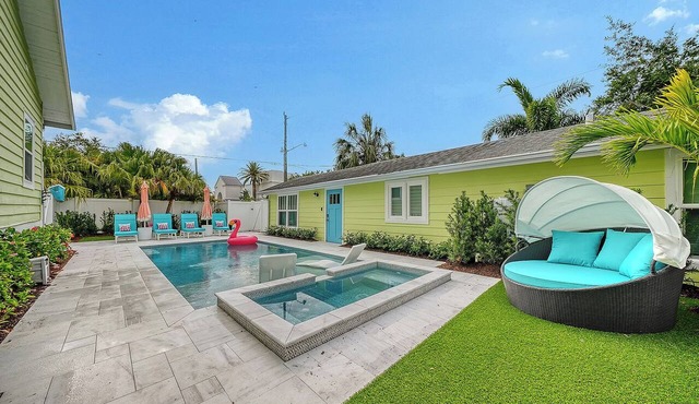 Laurel Park Oasis - Pool, Grill & Putting Green - Main House Only