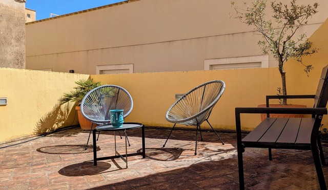 Le Ortensie, terrace in the center of Trapani near the beach