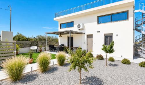 LIVAS Residence