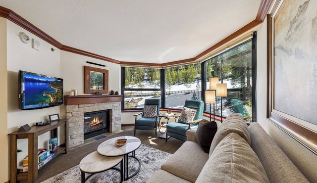 Located @ Everline Resort & Spa, Pools/Spas/Golf/Ski-in&out/Sledding/Ice Skating