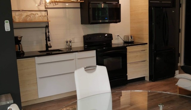 Loft Avec Terrasse , Pres de Bromont-déjeuner Continental Inclus