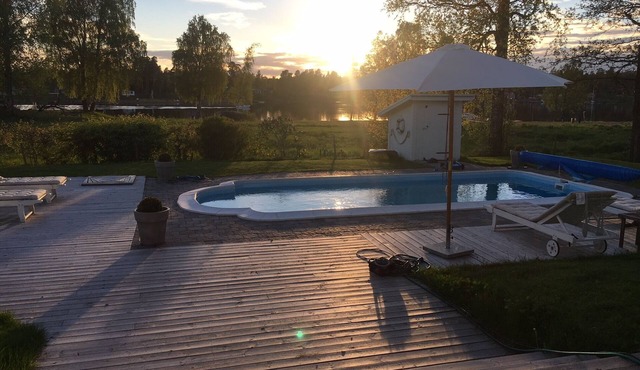 Lovely villa with lake view in Kristinehamn archipelago!Own pool, sauna and Jacuzzi