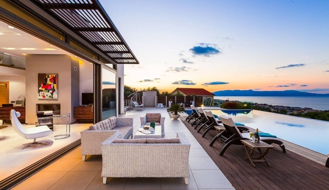 Lux Villa 600mt to beach★Gym & Basketball ★Heated pool★100 mt to Taverna