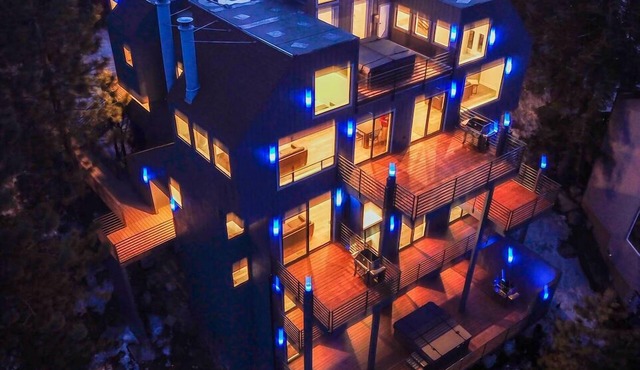 LUXE15: Blue Diamond VIP mega lodge Lake Tahoe hot tub pool game room