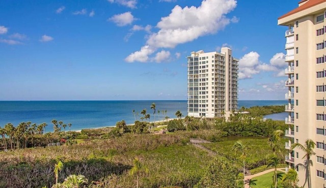 Luxurious Beach Front Condo with Spectacular Views!