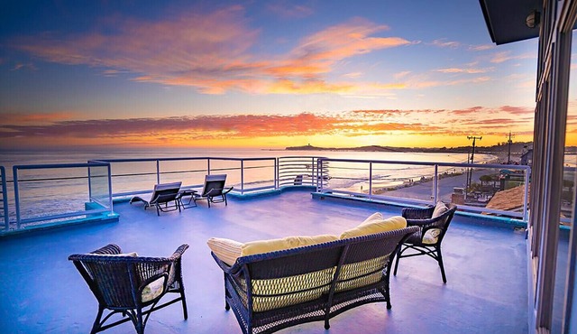 Luxury Beachfront Penthouse/Walk to the Beach, Restaurants, Entertainment