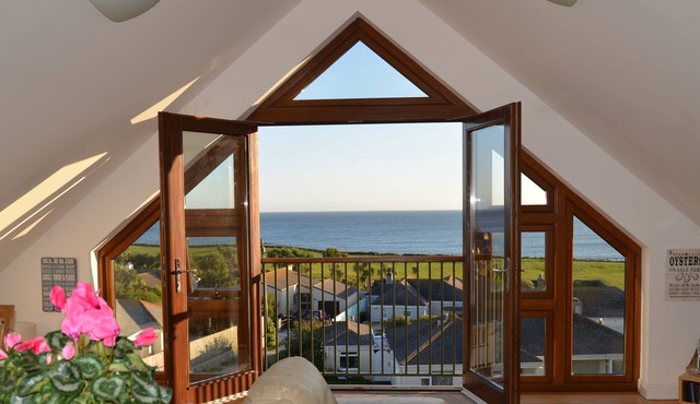 Luxury Beachside Penthouse with Stunning Sea Views