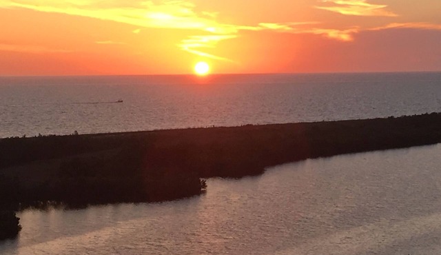 Luxury Marco Island End Unit, 1503-T3, 2Bd, Ocean Front, Beach/Sunset Views
