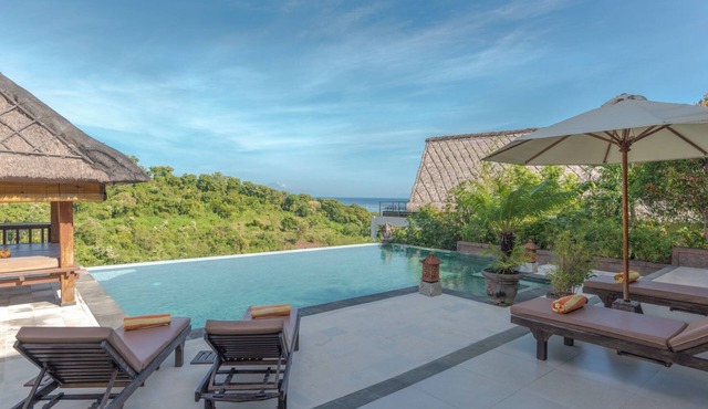Luxury Sea View Villa, 5* Service & Infinity Pool