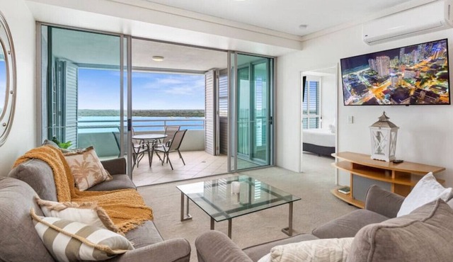 Magnificent Lux Broadwater 2BRM