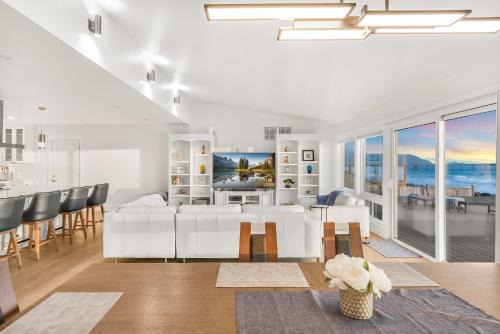 # Marbella Lane-Oceanfront Retreat - Stunning View