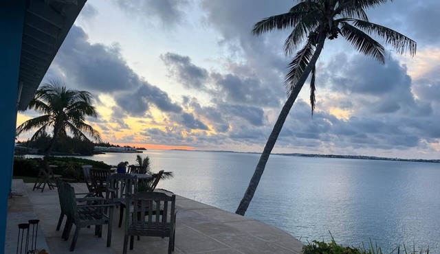 "MasterView" a Waterfront Retreat - Two Bedroom Cottage on the Sea