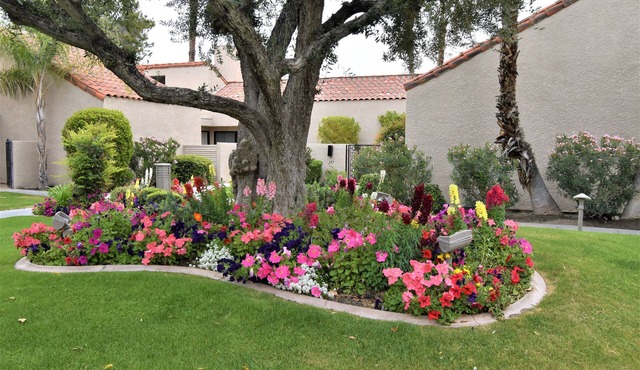 Mission Hills CC 1640 sf remodeled Tennis Villa, 3 bd w/2 masters on 17th green