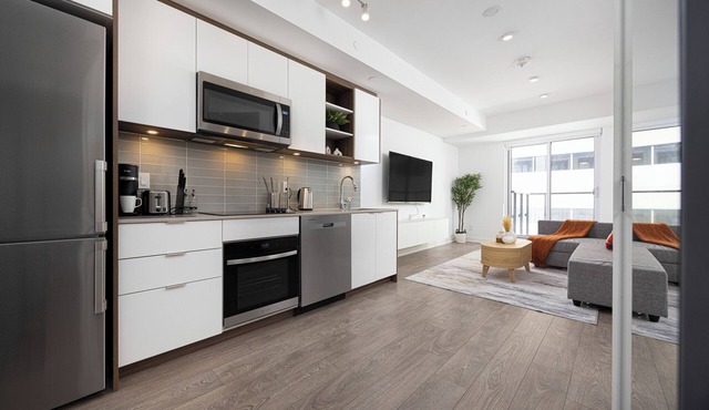 Modern 1BR Downtown Condo | Stylish & Cozy