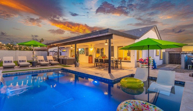 Modern Cactus - Heated Pool and Hot Tub