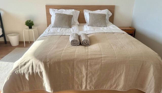 Modern new studio with private parking, near metro