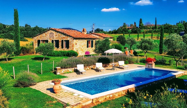 Montalcino: Private villa in the heart of Tuscany, private pool, A/C
