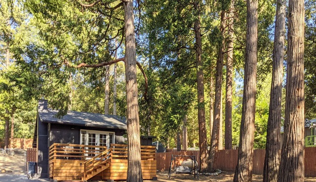 Mountain Escape 2 Cabins w/Fireplace - Hot Tub