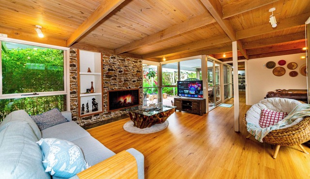 Nature Escape with 4K Cinema room Close to Melbourne Airport
