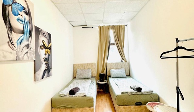 Near Liesing Train Station | Basic Private Room