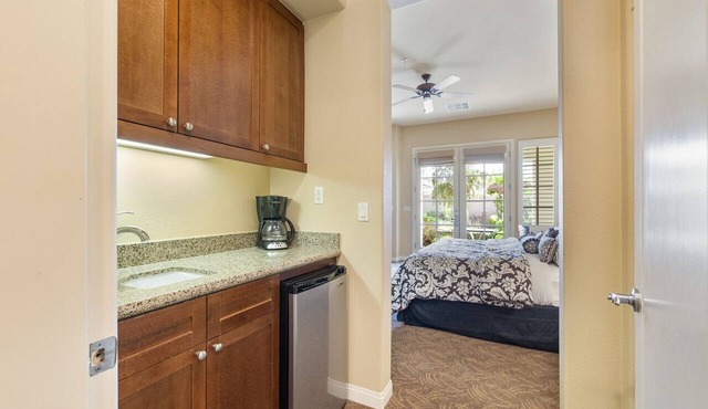 Near Pool! Deluxe King Casita, Pet Friendly! - (C72)