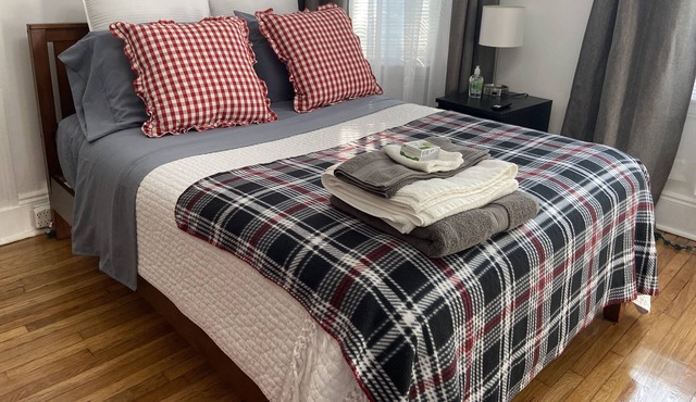 Newly Furnished Studio Apartment walk to Train&Buses in Boston