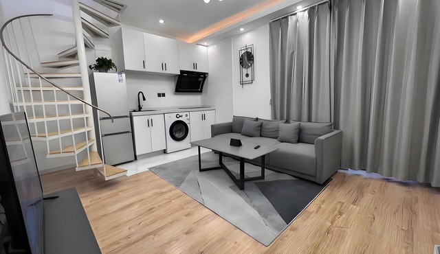Nice 1br duplex Apartment with Roof terrace in Beijing downtown