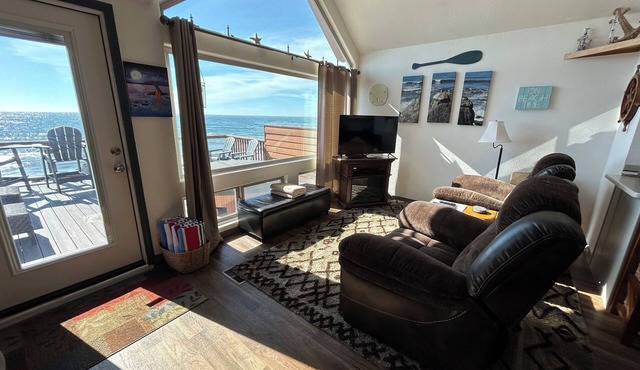 Ocean Front Cabin 14 with Private Jacuzzi & Gorgeous Views (Private Beach Owned by White Rock Resort)