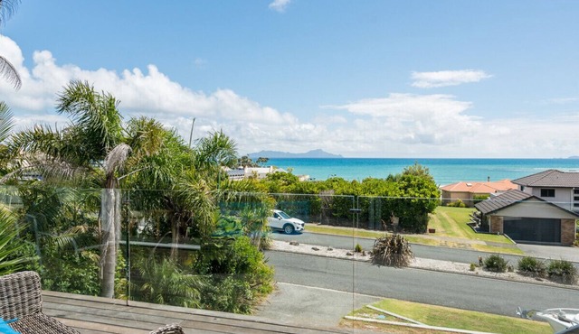 Ocean Oasis - Langs Beach Holiday Home