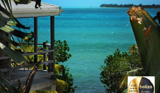 OCEANFRONT ECO-CHIC HOME WITH INFINITY POOL, DOCK, AIR CONDITIONER & TV