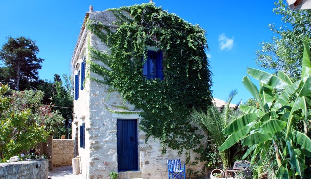 ★ Only for 2 ★ cosy stone villa, totally private, pool, near sea, WiFi, parking