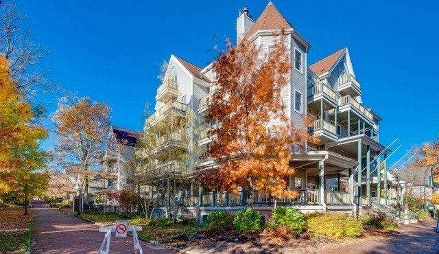 Originally built in Chautauqua Institution in 1890, the original St. Elmo Hotel building was torn down and rebuilt as a residential condominium. It now offers the convenience of an elevator;