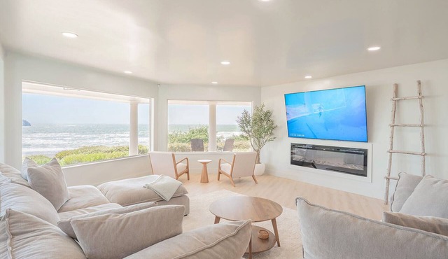 Pacific Edge Private Beach Access, Oceanfront Luxury Retreat 4BR 3BA