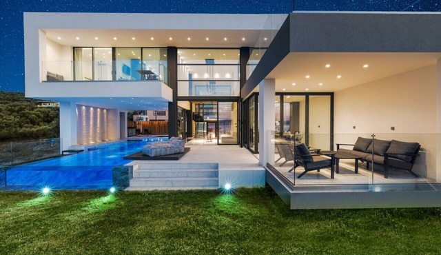 Paradise Hill Luxury Villa