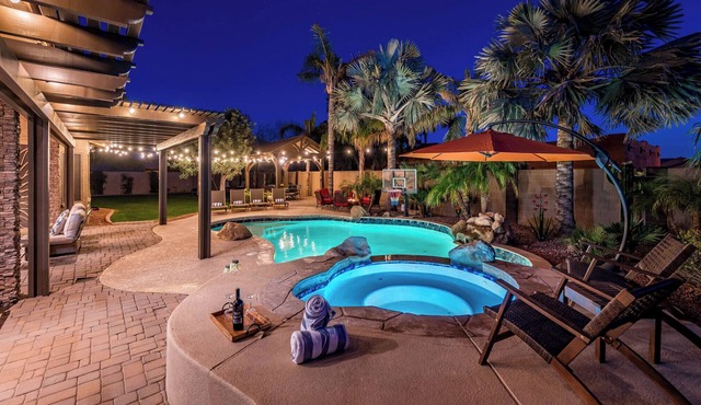 Paradise Palms! Spacious 6-bedroom house with 3 en-suites.