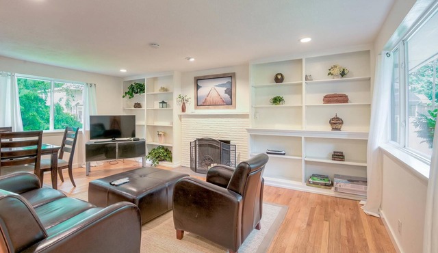 Park Like Setting 3 Bedroom Duplex