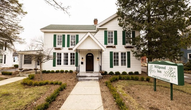 Parsonage and Main Street Suite - Millpond Inn