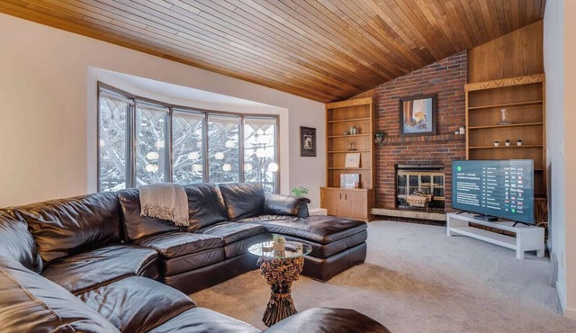 PATSY - Sleeps 23 | 8 BR 8 BA | 2 SidexSide Homes