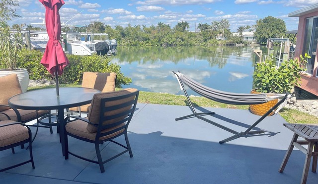 Peaceful Waterfront Efficiency~Dolphins, Manatees and Island Vibes