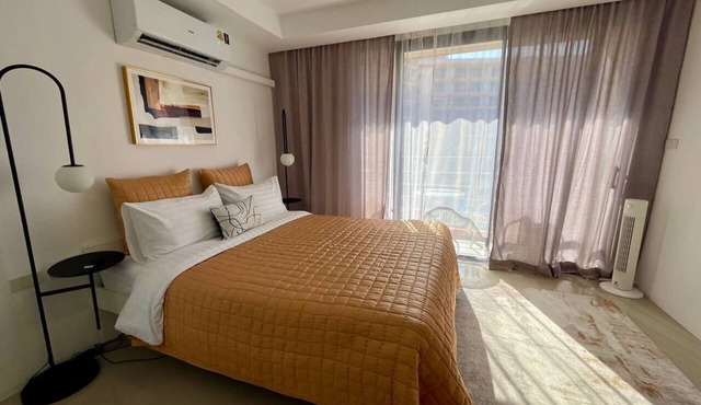 Perfect 1-bedroom apartment with AC in charming ตำบล ไม้ขาว