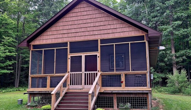 Perfect 2-bedroom house in Evart for a secluded relaxing getaway!