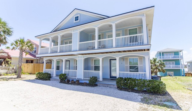 Pet-Friendly Duplex , Two Blocks from The Beach with Ocean Views