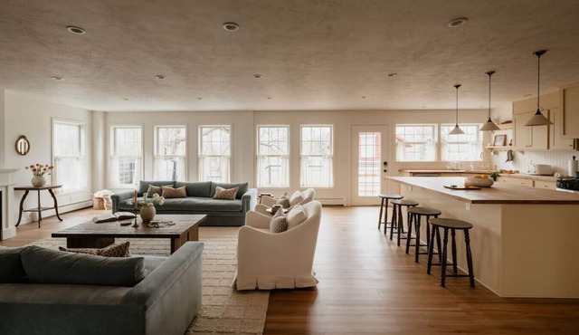 Pool, Hot Tub, Waterfront, Designer Finishes