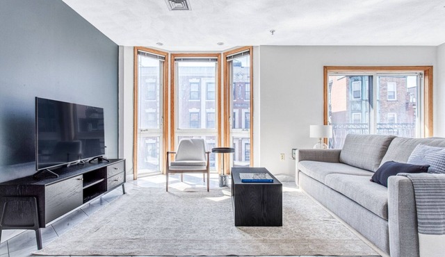 Prime North End 2BR w/balcony and rooftop on Hanover by Blueground