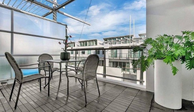 Princess Wharf w/Balcony